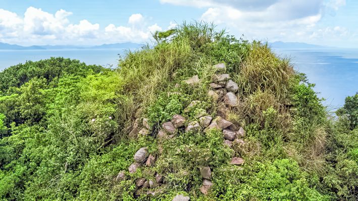 鸡罩山烽火台.jpg